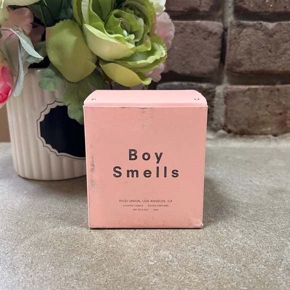 NEW Boys Smells LES Candle 8.5 Oz In Box - Picture 1 of 4